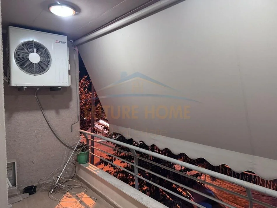 Tirane, jepet me qera apartament 3+1 Kati 2, 125 m² 900 € 