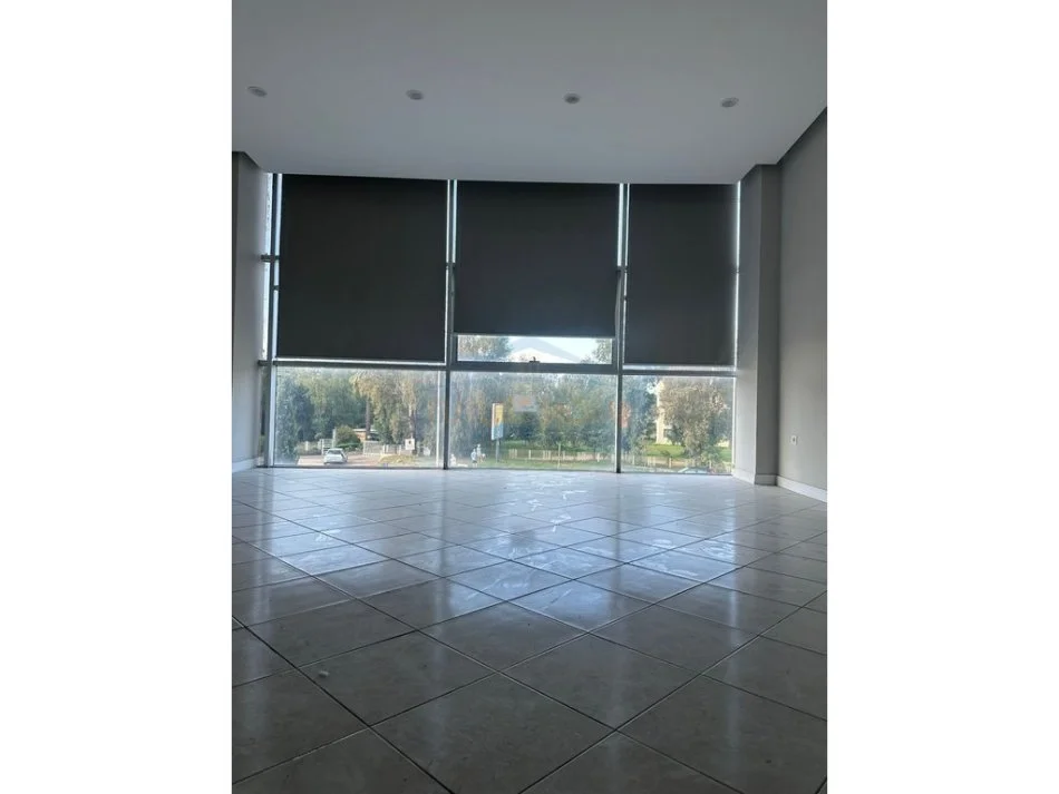 Durres, jepet me qera ambjent biznesi Kati 2, 400 € 