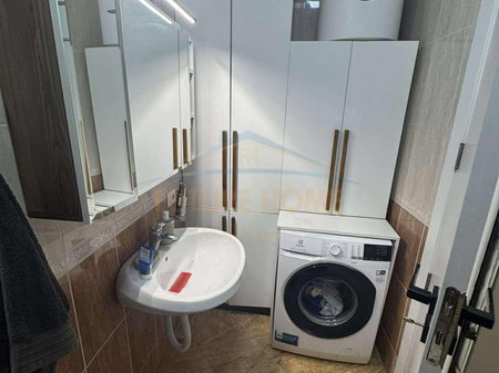 Tirane, shitet apartament 1+1 Kati 8, 58 m² 105.000 € (UNAZA RE)