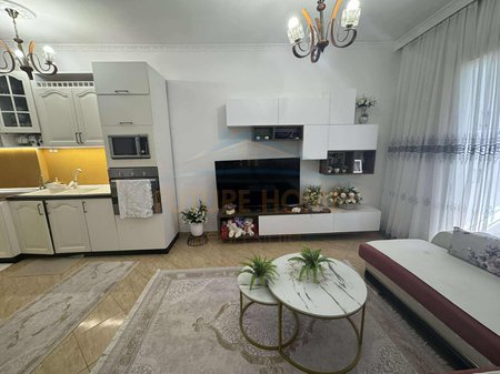 Tirane, shitet apartament 1+1 Kati 8, 58 m² 105.000 € (UNAZA RE)