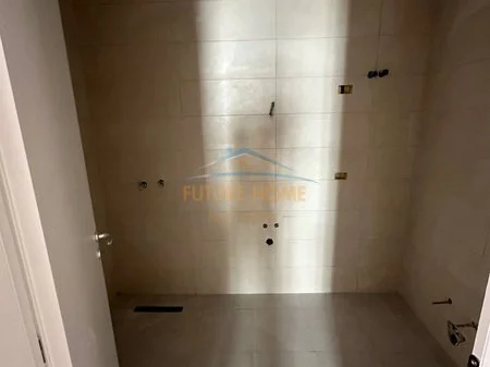 Tirane, shitet apartament 2+1+Ballkon Kati 3, 101 m² 110.000 € (univers city)