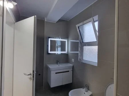 Tirane, shitet apartament 2+1+Ballkon Kati 6, 72 m² 162.000 € (stadiumi dinamo)