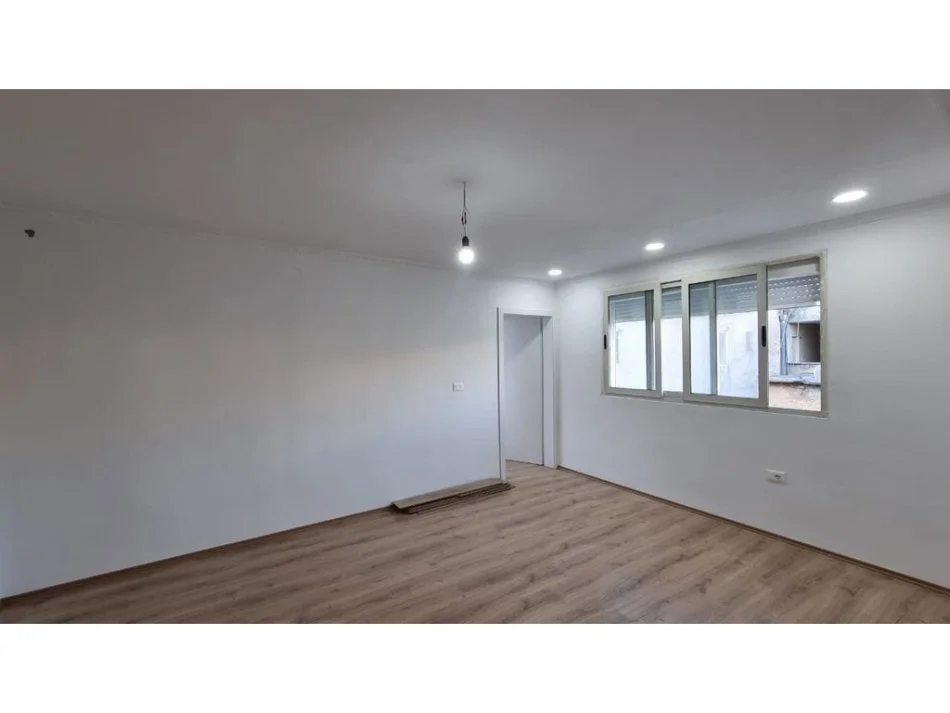 Tirane, shitet apartament 2+1+Ballkon Kati 6, 72 m² 162.000 € (Stadiumi Dinamo)
