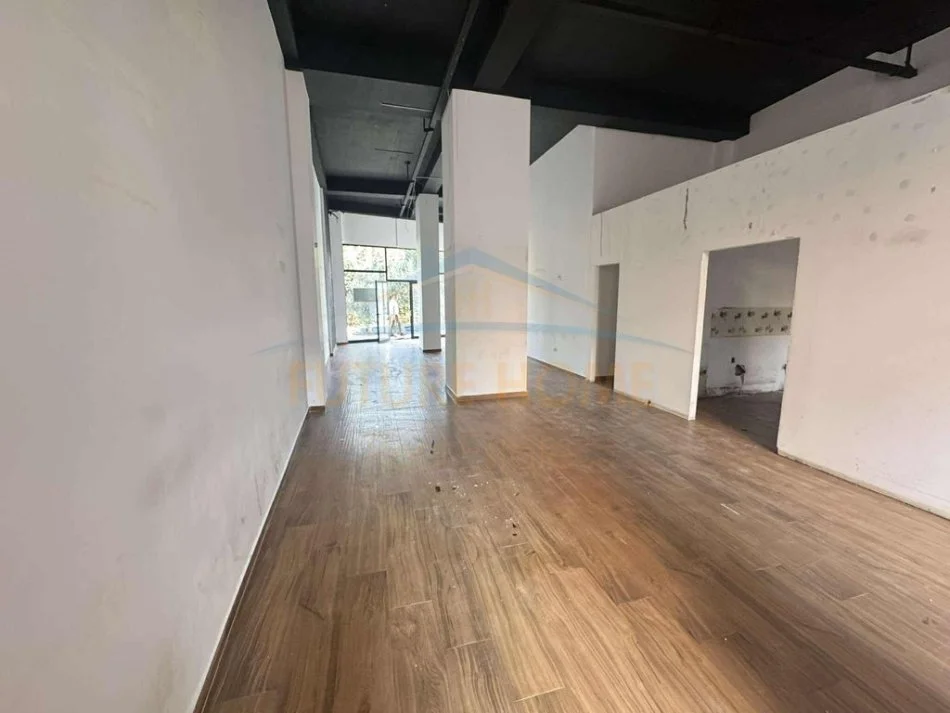 Tirane, jepet me qera ambjent biznesi Kati 0, 1.500 € 