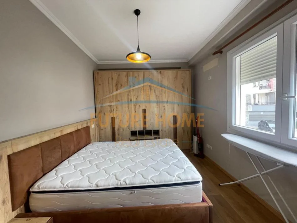 Tirane, jepet me qera apartament 2+1 Kati 3, 108 m² 1.000 € (PRANE XHAMISE SELITE)