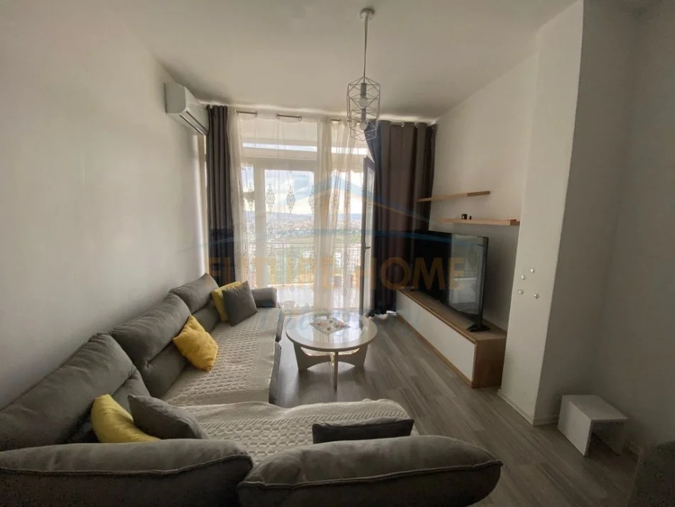 Tirane, jepet me qera apartament 2+1 Kati 1, 108 m² 450 € (NE RRUGEN E DAJTIT)