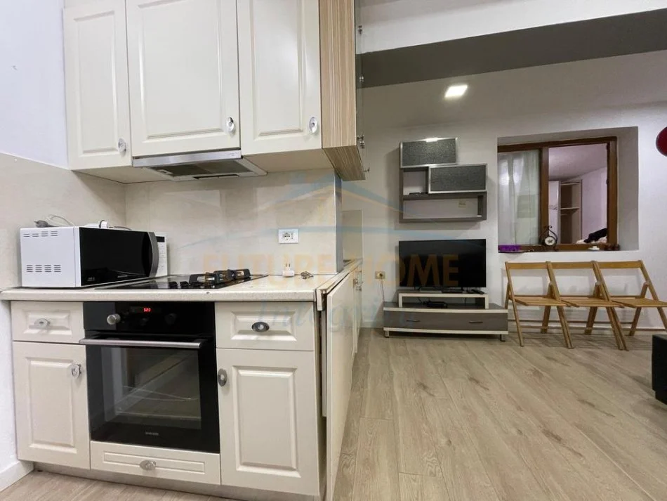 Tirane, jepet me qera apartament 2+1 Kati 1, 75 m² 500 € (RRUGA VLLAZEN HUTA)