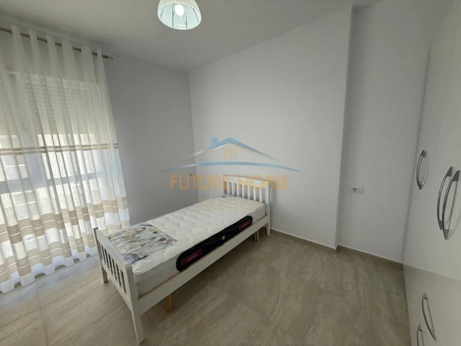 Tirane, jepet me qera apartament 2+1 Kati 7, 80 m² 500 € (UNIVERS CITY)