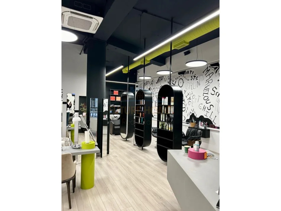 Tirane, shitet Kati 0, 88 m² 65.000 € (Komuna e Parisit)