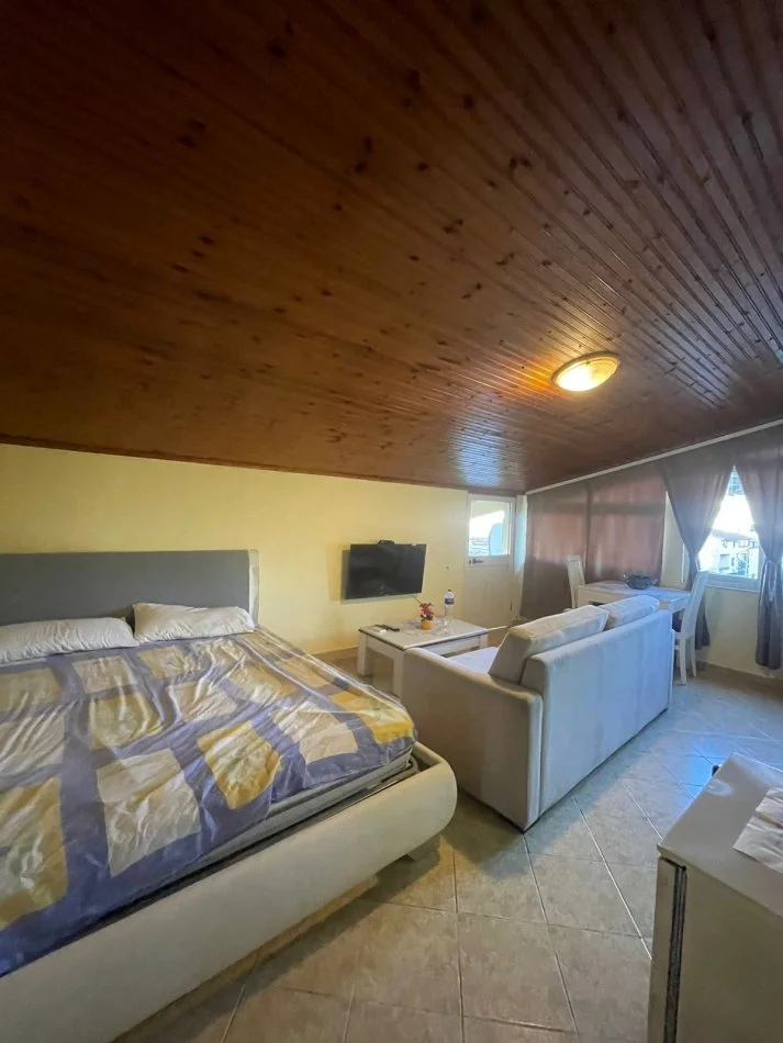 Tirane, jepet me qera garsonier , 45 m² 450 € (Rruga Artan Lenja)