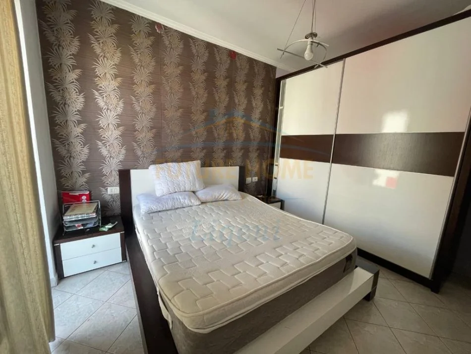 Tirane, shitet apartament 1+1 Kati 9, 