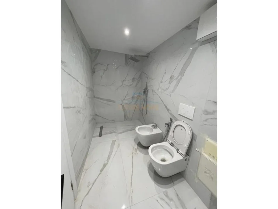 Tirane, jepet me qera apartament 1+1 Kati 0, 38 m² 400 € 