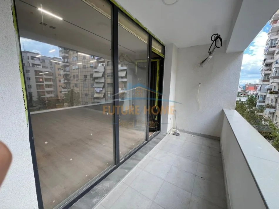 Tirane, shitet apartament 3+1+Ballkon Kati 4, 200.000 € 