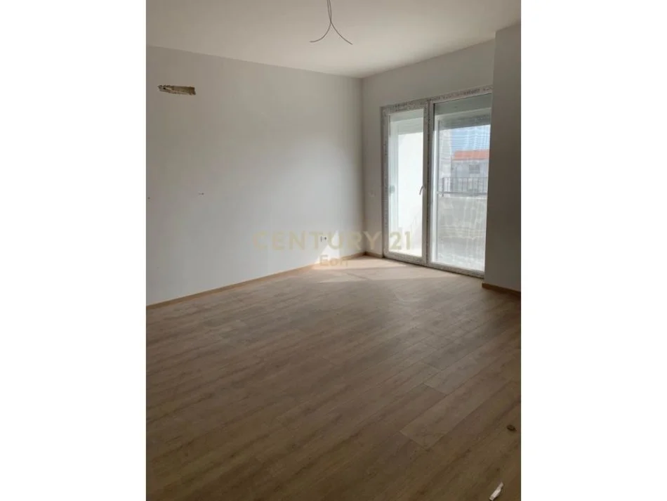 SHITET APARTAMENT 2+1 ME PAMJE DETI NE QERRET!