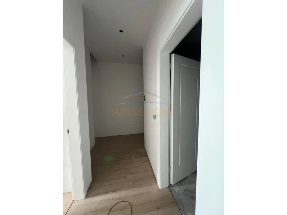 Tirane, shes apartament 1+1+Ballkon Kati 9, 78 m² 239000 € (SQUARE 21)