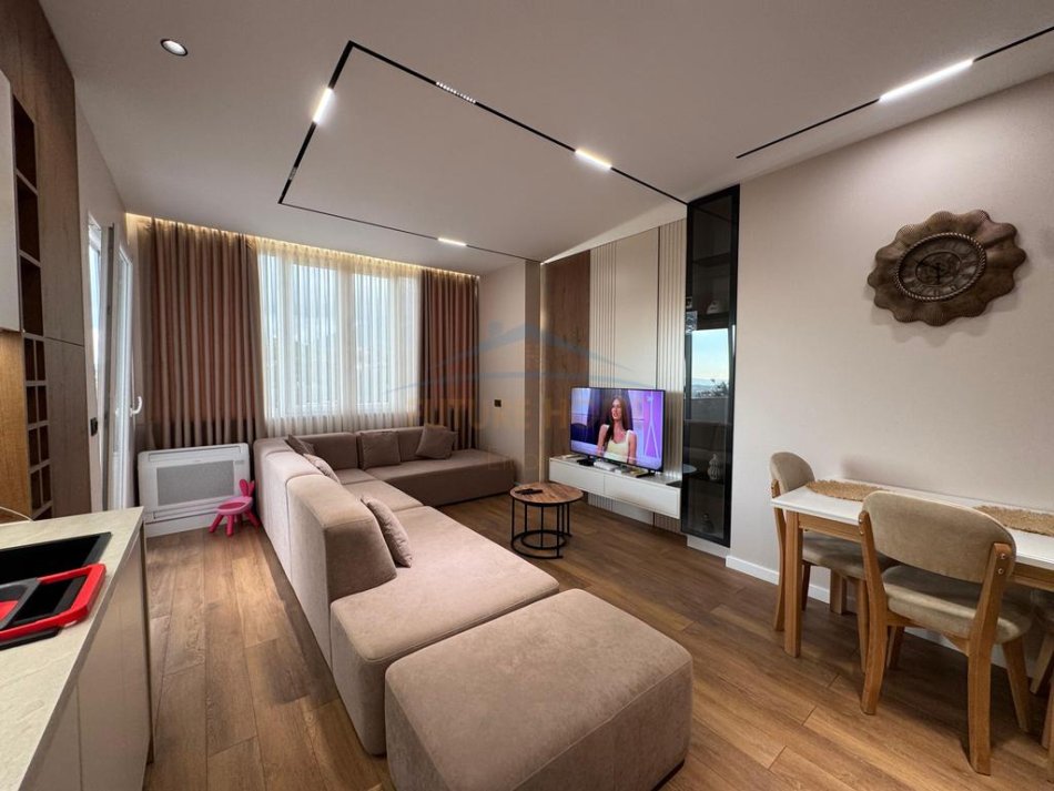 Tirane, shitet apartament 2+1 Kati 2, 107 m² 155.000 € 