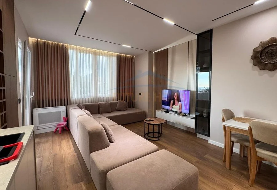 Tirane, shitet apartament 2+1 Kati 2, 107 m² 155.000 € (fresku)