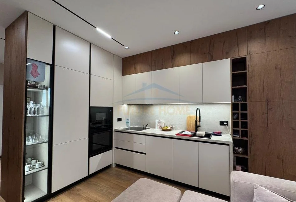 Tirane, shitet apartament 2+1 Kati 2, 107 m² 155.000 € (fresku)