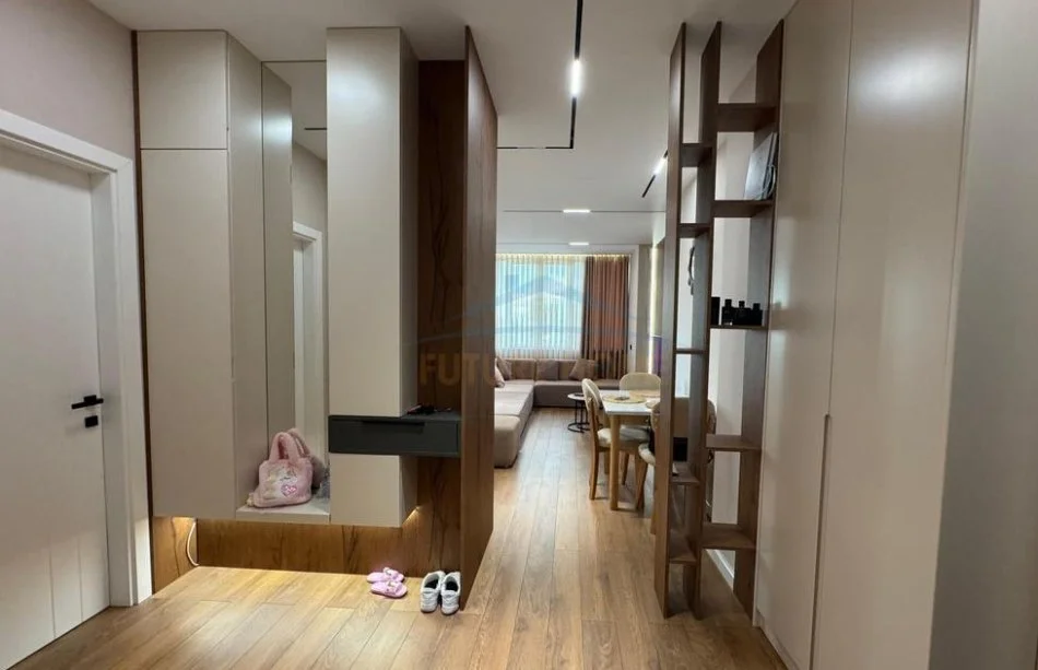 Tirane, shitet apartament 2+1 Kati 2, 107 m² 155.000 € (fresku)