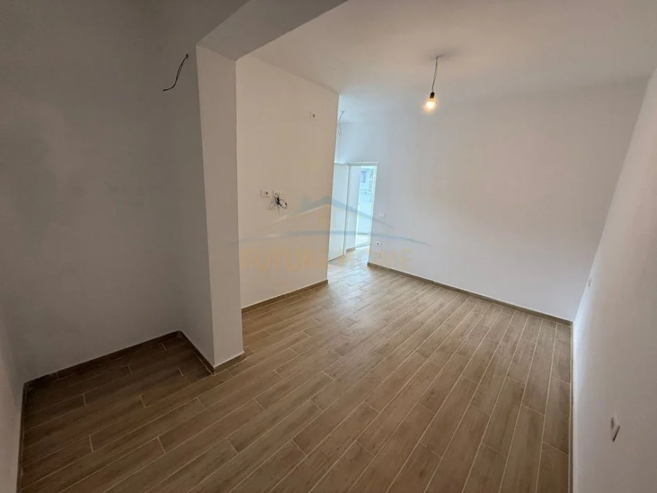 Pogradec, shitet apartament 2+1 Kati 2, 70 m² 85.000 € (Rruga Kajo Karafili)