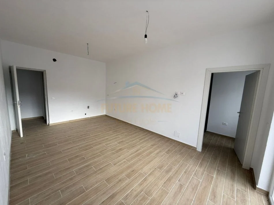 Pogradec, shitet apartament 2+1 Kati 2, 70 m² 85.000 € (Rruga Kajo Karafili)