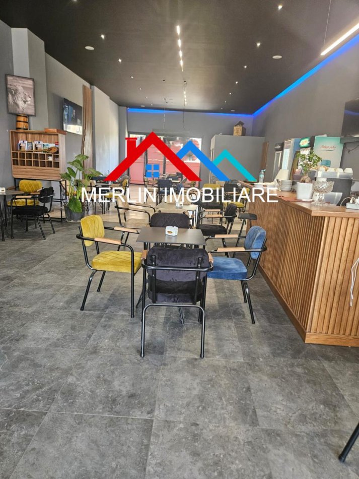 Tirane, jepet me qera bar-kafe Kati 0, 120 m² 700 € (RRUGA DEMOKRACIA,BATHORE)