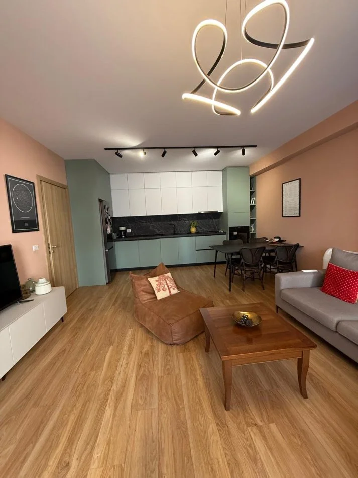 Tirane, shitet apartament 2+1 Kati 3, 105 m² 320.000 € (Rruga e Barrikadave)