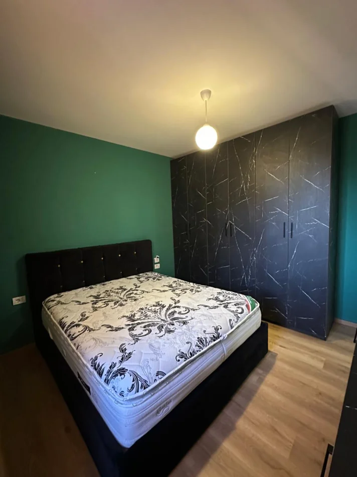 Tirane, jepet me qera apartament 3+1 , 100 m² 630 € (Kopshti Botanik)
