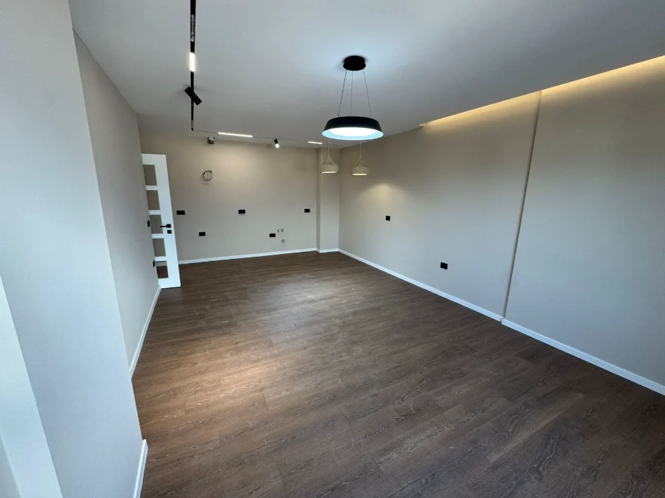 Tirane, jepet me qera apartament Kati 11, 104 m² 700 € (Rruga Tish Dahia)