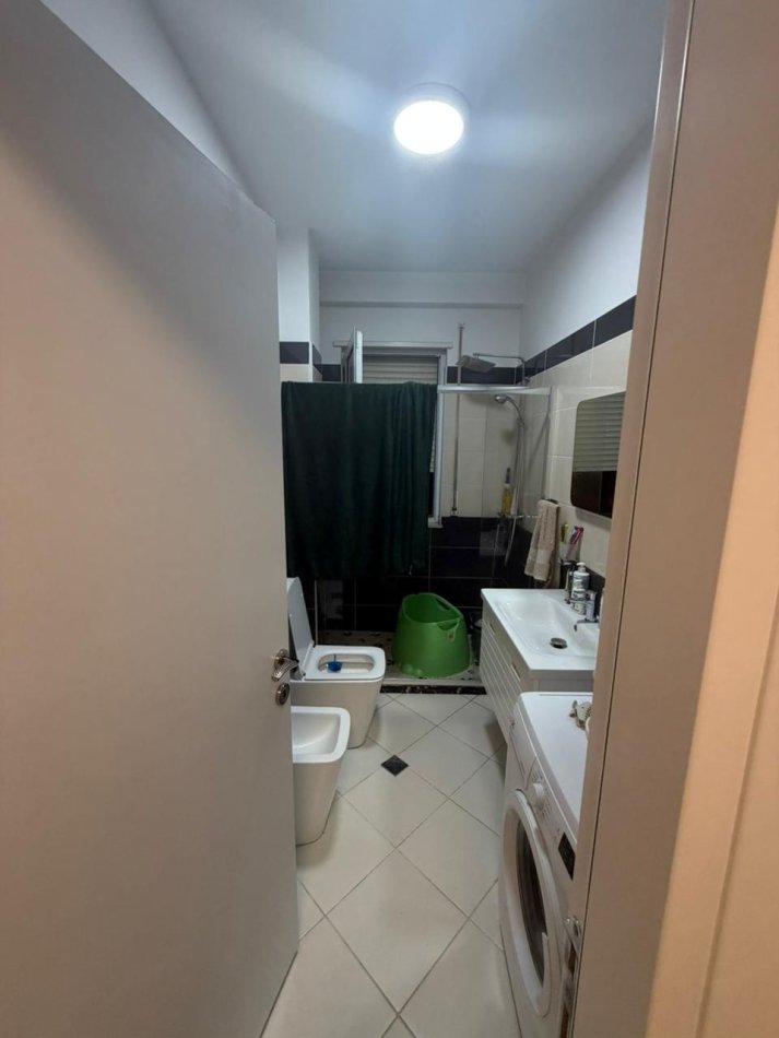 Tirane, shitet apartament 2+1+Ballkon Kati 4, 97 m² 215.000 € 