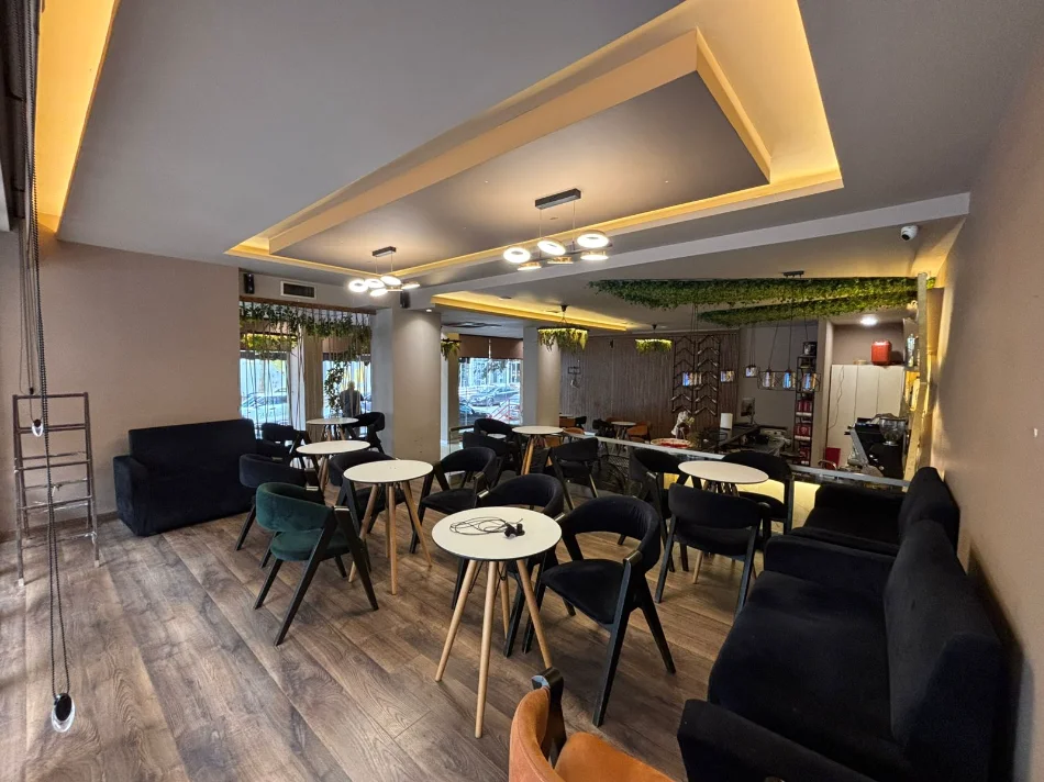 Tirane, jepet me qera Astir  bar-kafe Lokal Kati 0, 90 m² 2.000 €