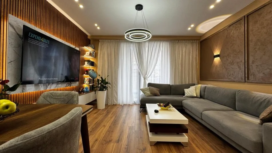Tirane, shitet apartament 2+1+Aneks+Ballkon Kati 2, 105 m² 215.000 € (ish fusha aviacionit)