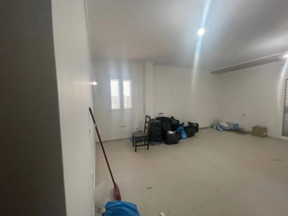 Tirane, jepet me qera zyre Kati 2, 