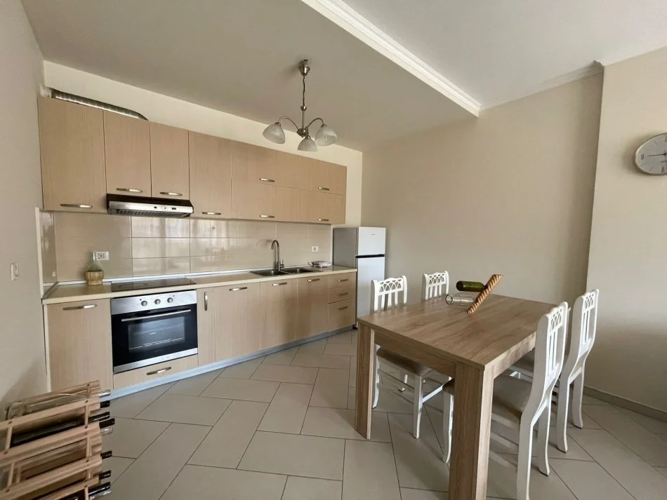 Tirane, jepet me qera apartament 2+1 Kati 6, 76 m² 750 € (Perball Delijorgjit)
