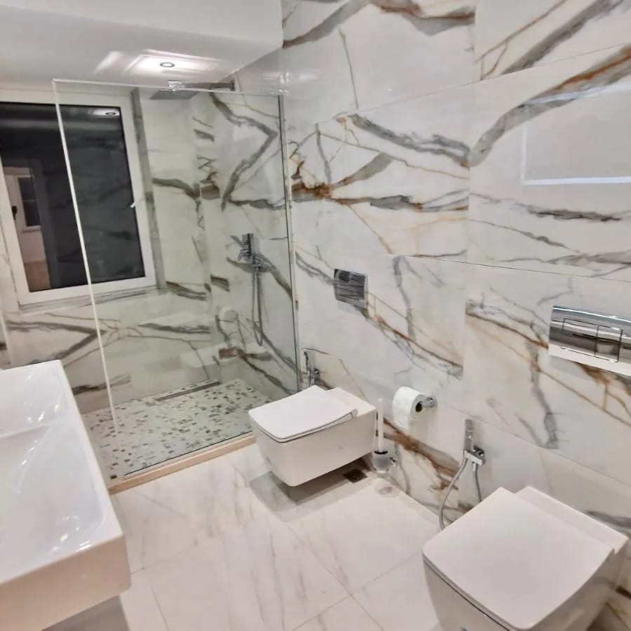 Tirane, jepet me qera zyre Kati 1, 120 m² 1.100 € (rruga e durresit)