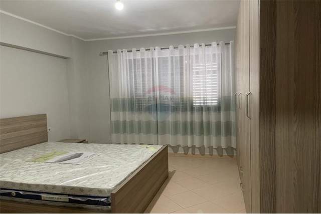 Tirane, jepet me qera apartament 2+1+BLK Kati 2, 110 m² 350 Euro (Laprake)