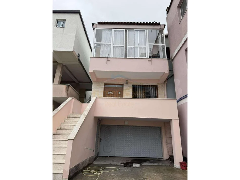 Qera , Apartament 2+1+2 , Rruga Reshit Maloku , te Bulevardit të Ri. 450 €