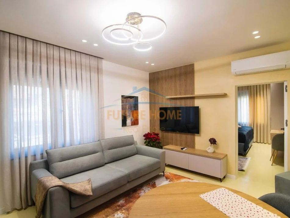 Tirane, jepet me qera apartament 1+1 Kati 4, 75 m² 650 € (RRUGA E DURRESIT)