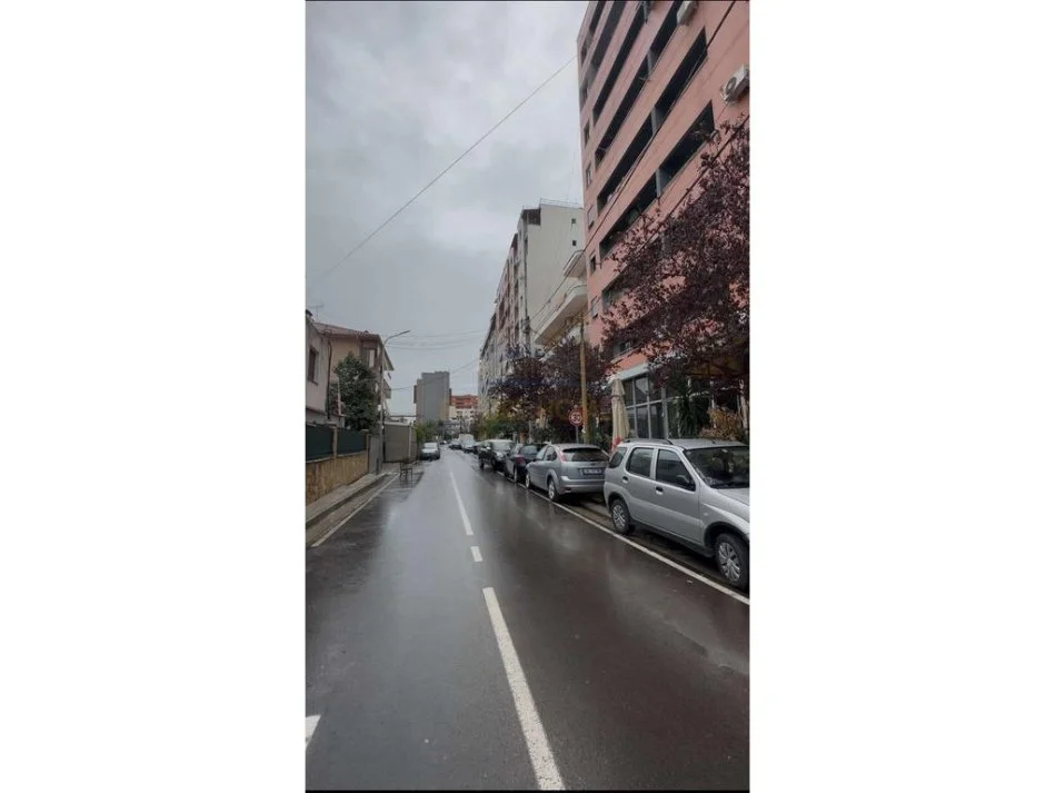 Tirane, shitet apartament 3+1 Kati 4, 113 m² 147.000 € 