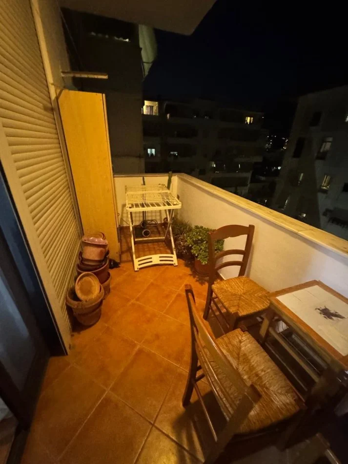 Tirane, jepet me qera apartament 2+1+Ballkon Kati 6, 100 m² 600 € (Materniteti i Ri ,Brryli)