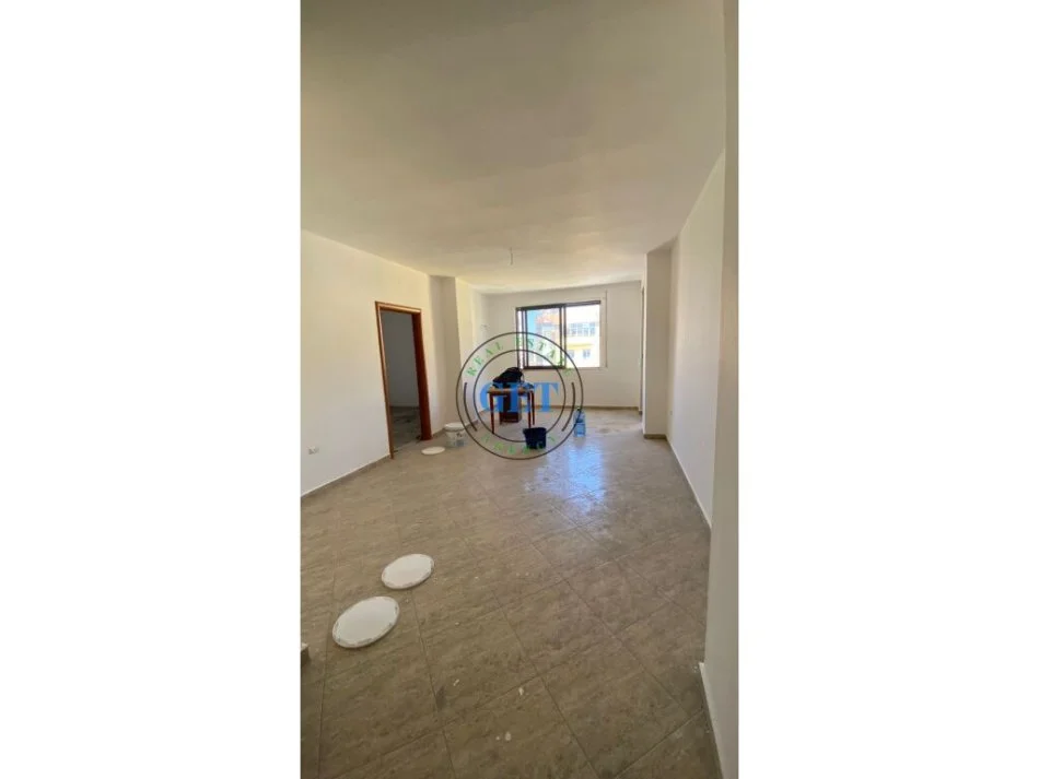 Durres, shitet apartament 1+1+Ballkon Kati 5, 82 m² 85.000 € (Plazh Hekurudha)