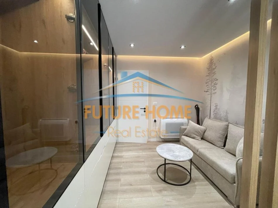 Tirane, jepet me qera apartament 1+1+Ballkon Kati 1, 75 m² 650 € (XHAMLLIKU)