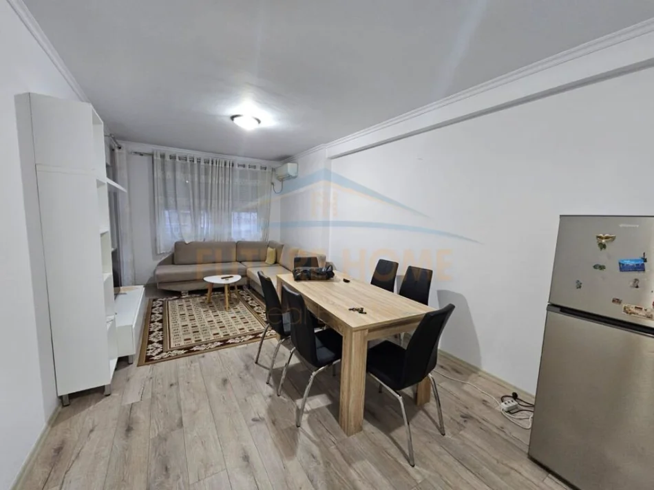 Tirane, jap me qera apartament 2+1+Ballkon Kati 3, 73 m² 650 € 