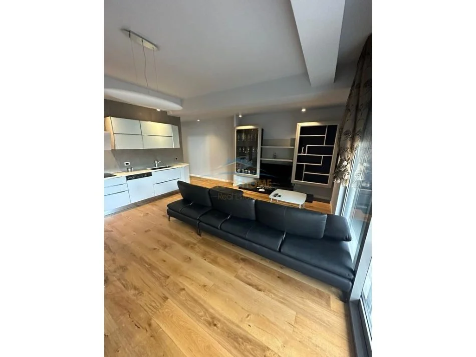 Tirane, jepet me qera apartament 1+1 Kati 4, 84 m² 1.000 € 