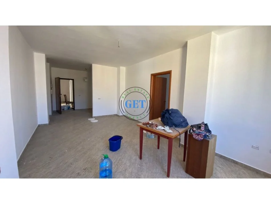 Durres, shitet apartament 1+1+Ballkon Kati 5, 82 m² 85.000 € (Plazh Hekurudha)