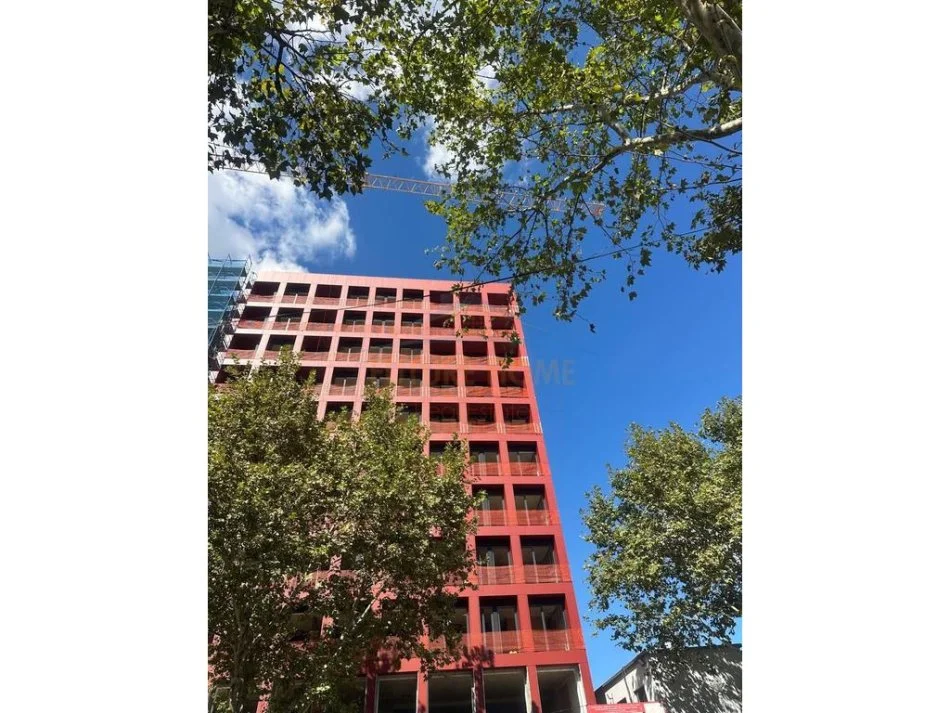 Tirane, jepet me qera apartament 2+1+Ballkon Kati 2, 80 m² 1.000 € (Prane Dispanserise, Tirane)