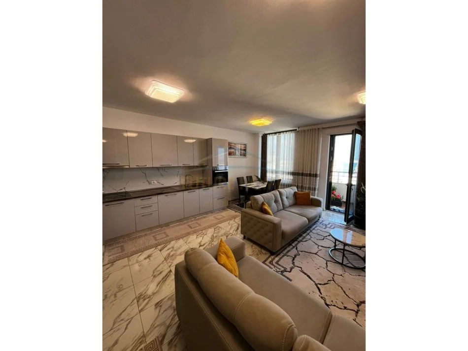 Durres, shitet apartament 3+1 Kati 13, 118 m² 320.000 € (Vollga)