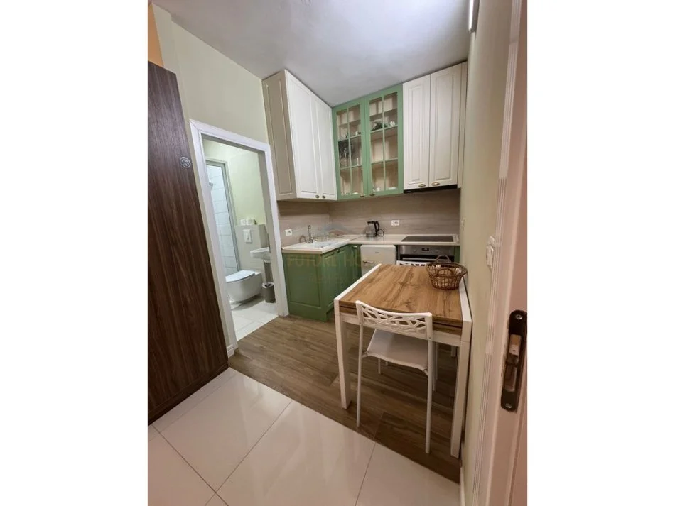 Tirane, shitet apartament 4+1+Aneks+Ballkon Kati 1, 193 m² 790.000 € (Blloku)