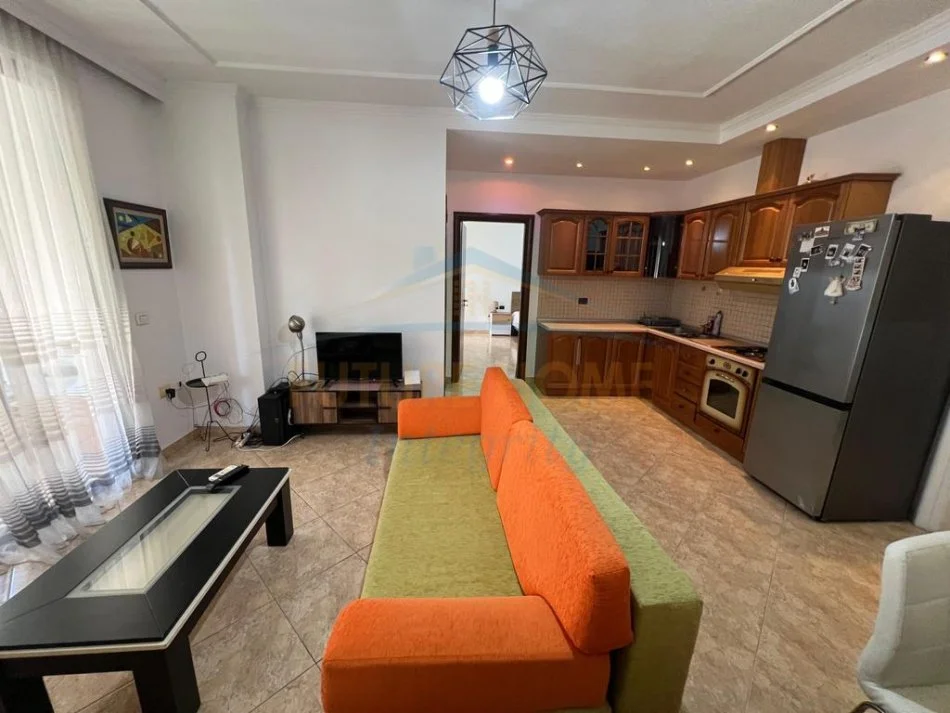 Tirane, jepet me qera apartament 2+1 Kati 9, 87 m² 650 € (PRANE BULEVARDIT TE RI)