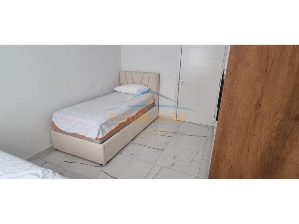 Tirane, jepet me qera apartament 2+1 Kati 1, 105 m² 500 € (FRESK)